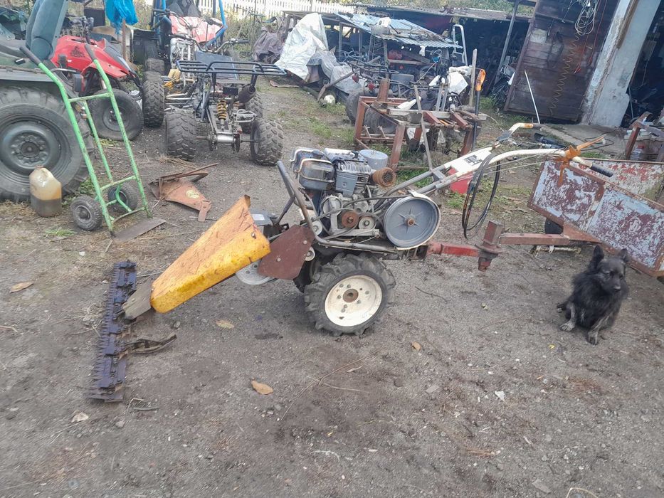 Zestaw Dzik kosiarka lstwowa z przyczepka i osprzetem.