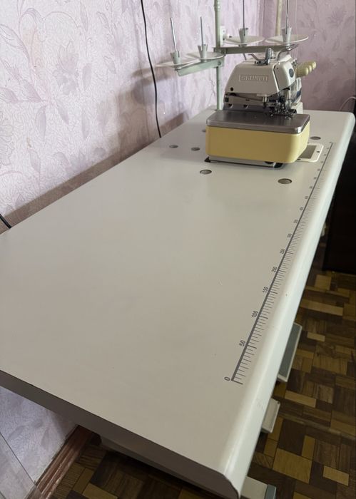 Четырехниточный оверлок Shunfa SF 747