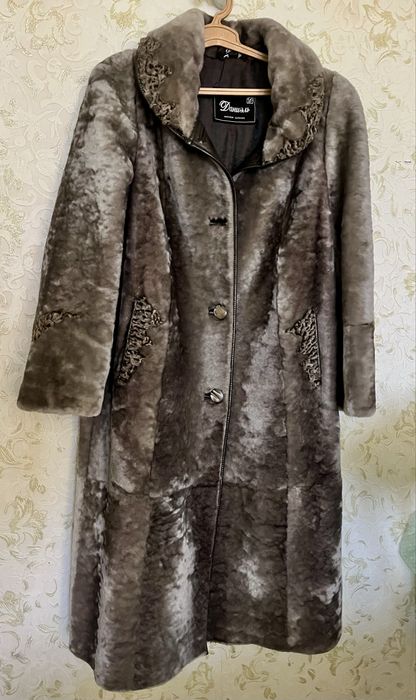 Жіноча натуральна шуба, мутон, розмір 52-54, в гарному стані