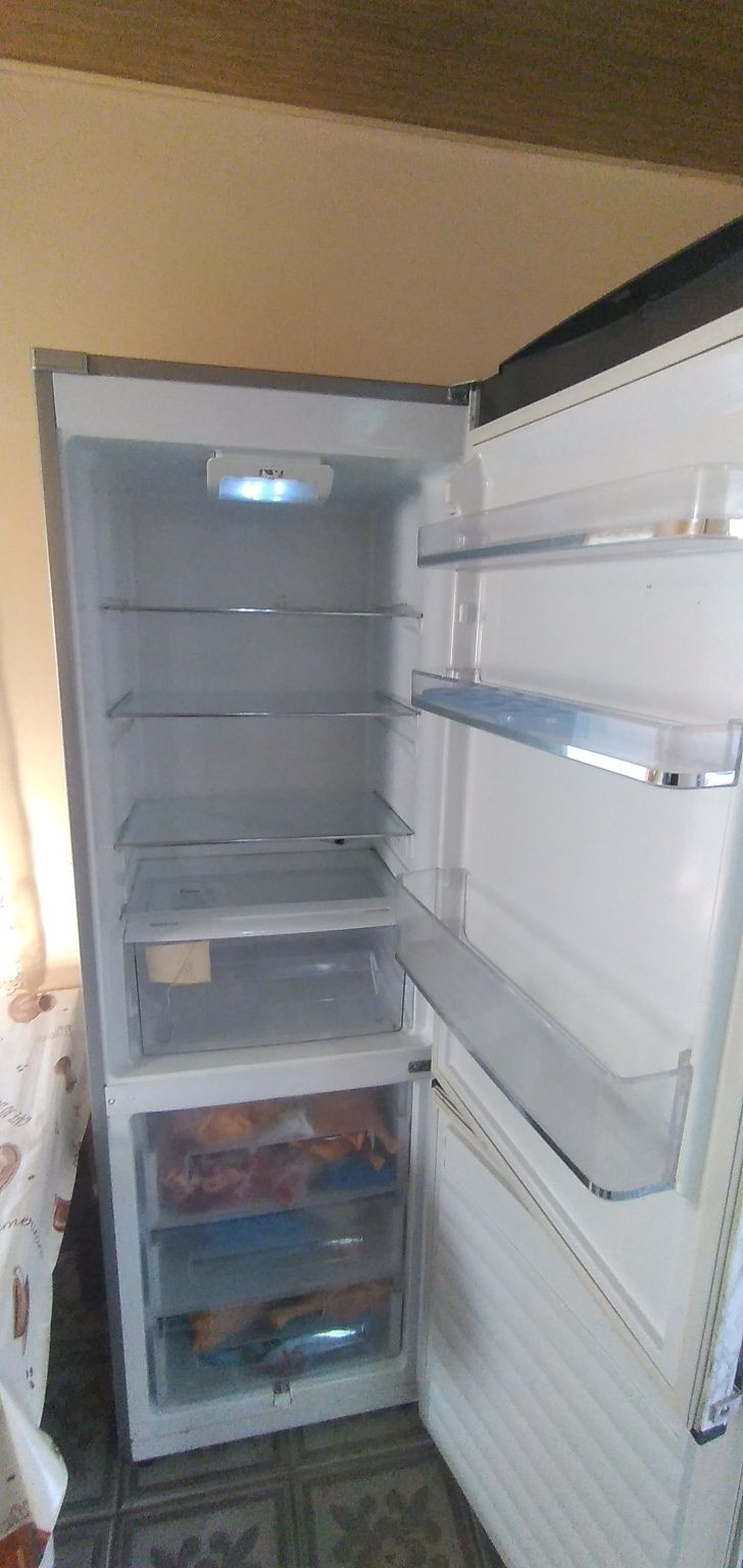 Холодильник Candy CFM 1806/1E
