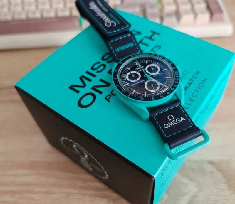 Omega x Swatch SO33L103 – Światło Północy