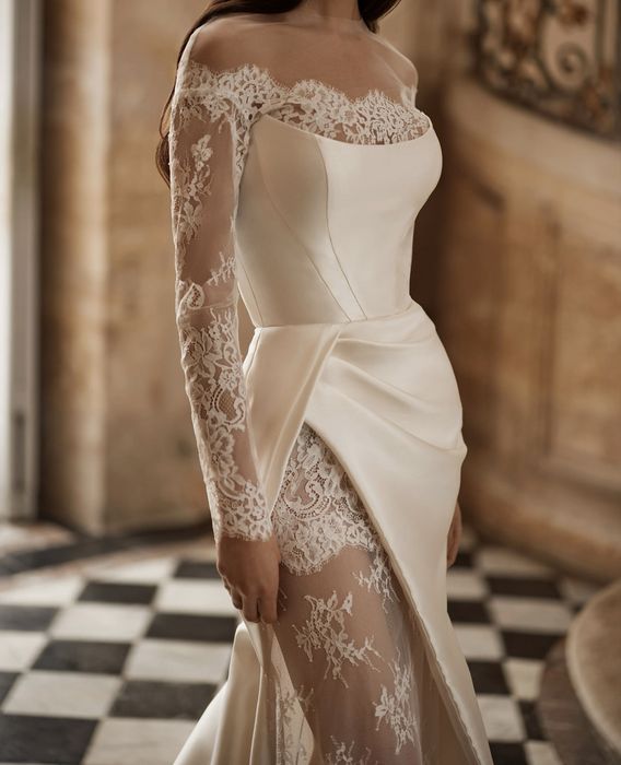 Весільна сукня та болеро