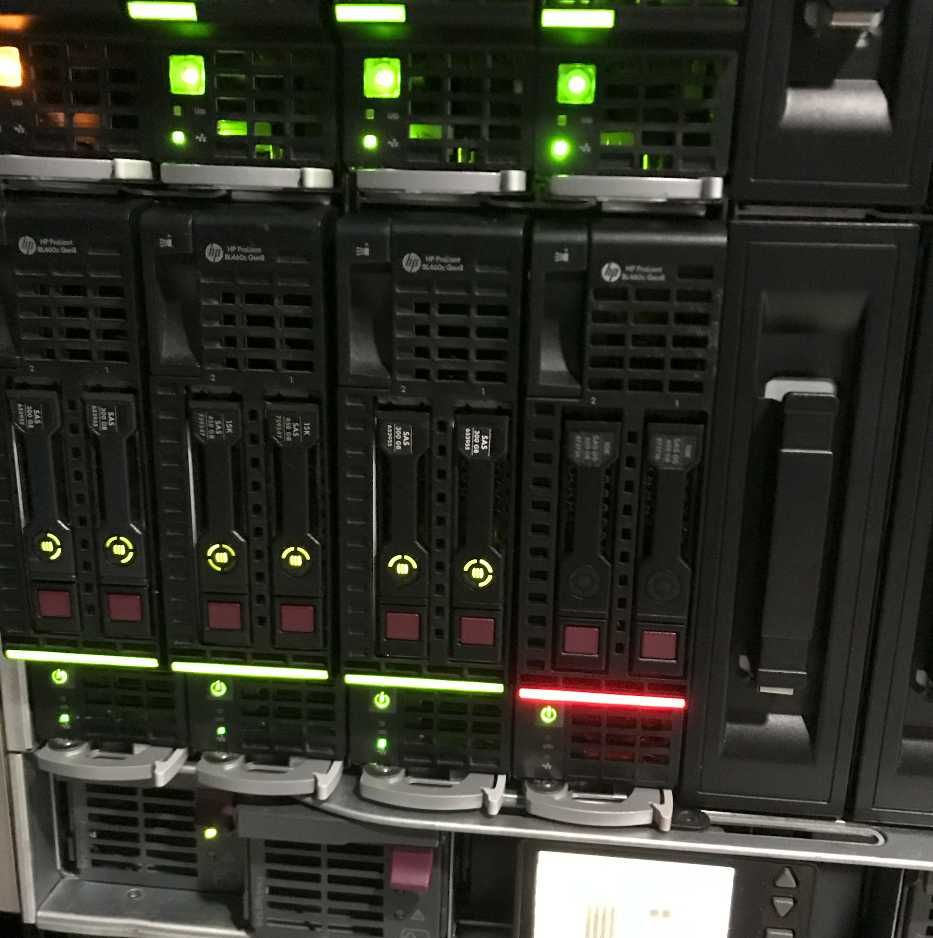 Сервер HPE ProLiant BL460c Gen8 735151-B21 Blade Server