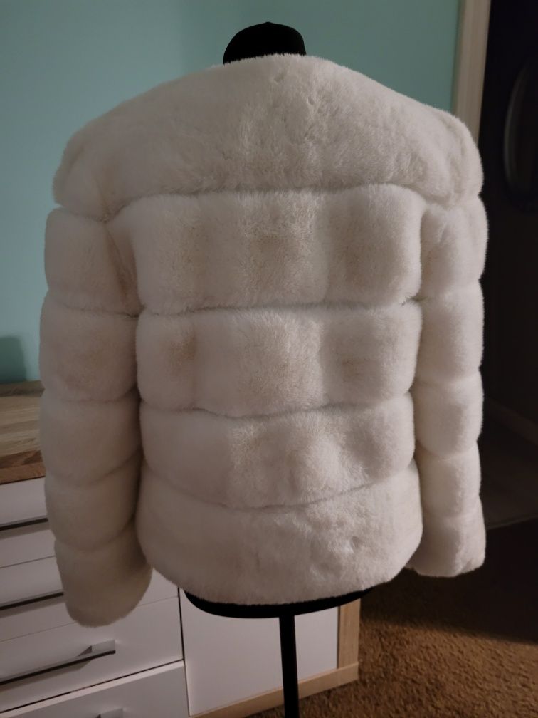 Nowe futerko futerko r.L/ XL ecru