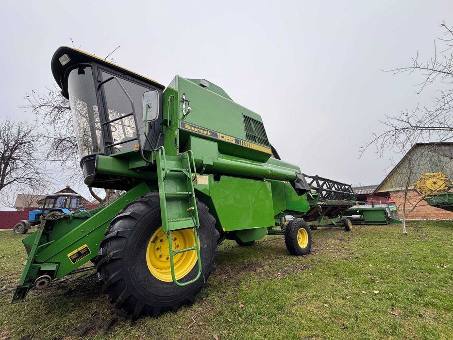 Є відеоогляд . Комбайн John deere 1065 Джон дір з кондиціонером.