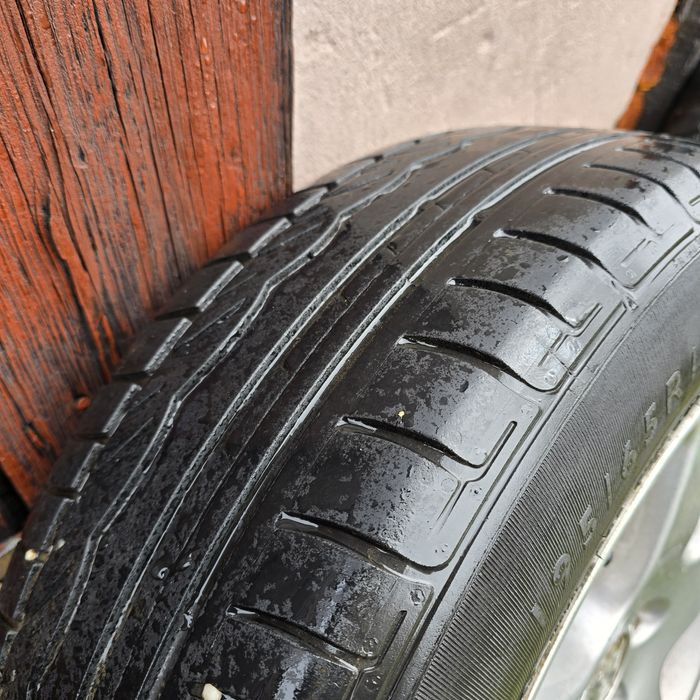 Felgi aluminiowe 15 z oponami 4sztuki