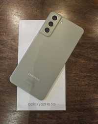Samsung Galaxy s21 FE 5G 8/256GB w kolorze oliwkowym.