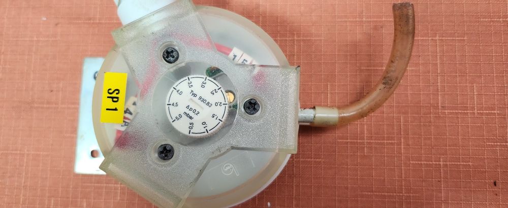 presostat różnicowy Junkers Typ 930.83