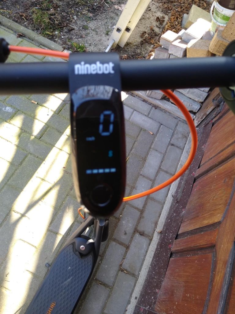Hulajnoga elektryczna segway F2 plus