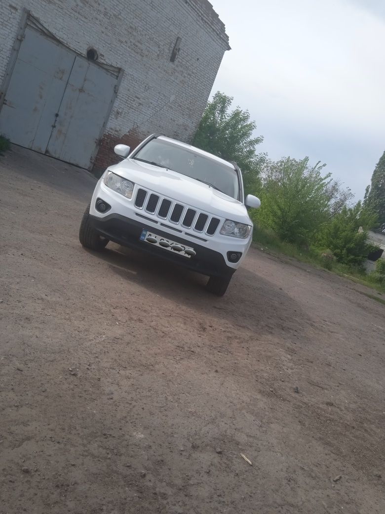 Продам jeep compass 2.0 газ бензин