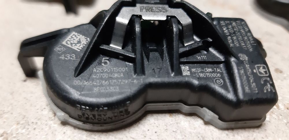 Czujnik ciśnienia TPMS Renault Dacia NISSAN KOMPLET 407004CB0A + zawor