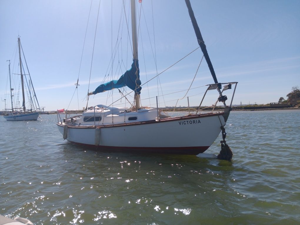 Veleiro Van de Stadt Invicta 26'
