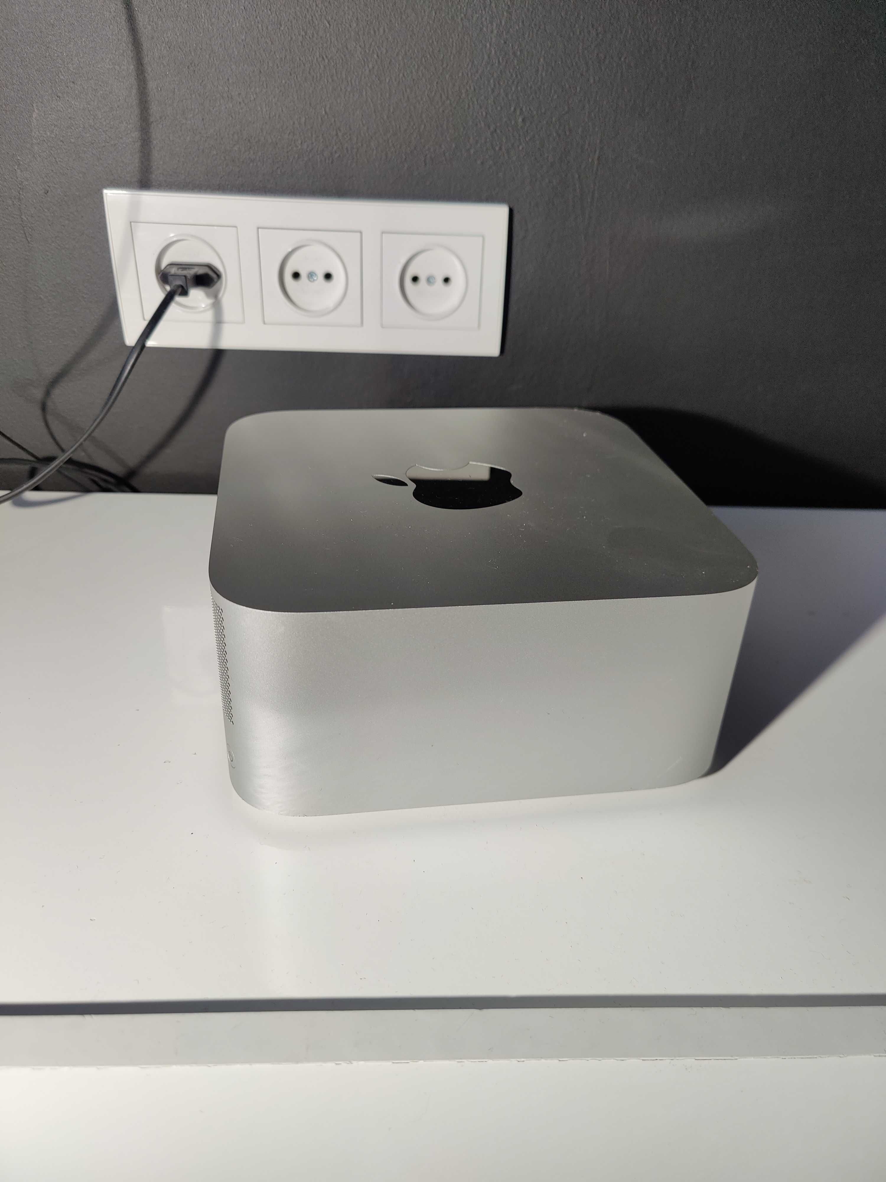 Mac studio 2022 apple / комп'ютер системний блок/ модель а2615