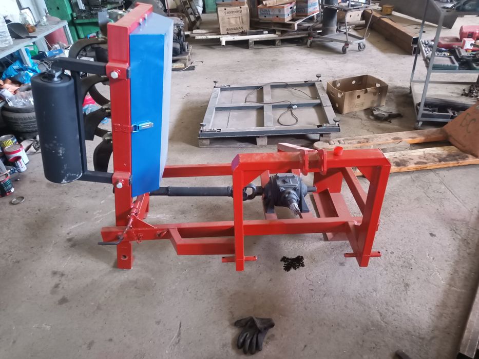 Фреза пристовбурна, садова