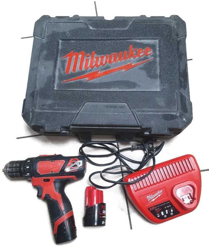 Wkrętarka Milwaukee M12 bdd-202c 2xaku 2ah ładowarka walizka