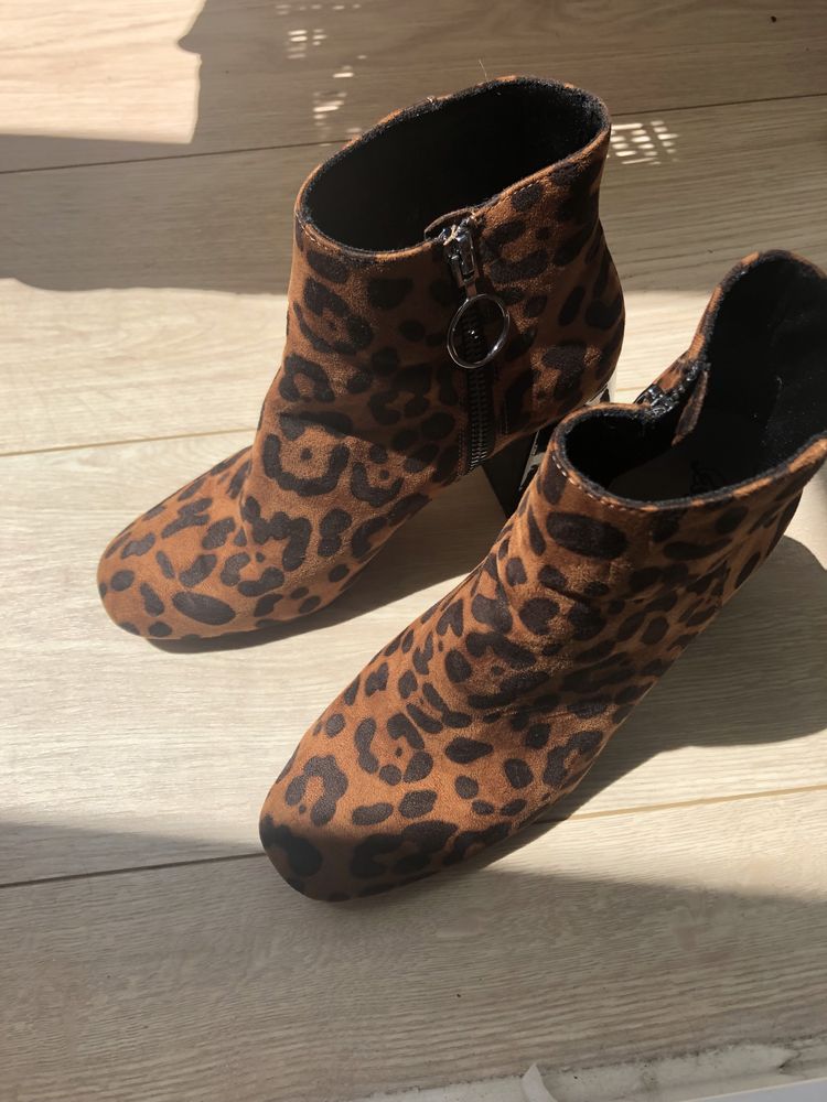 Botas Stradivarius