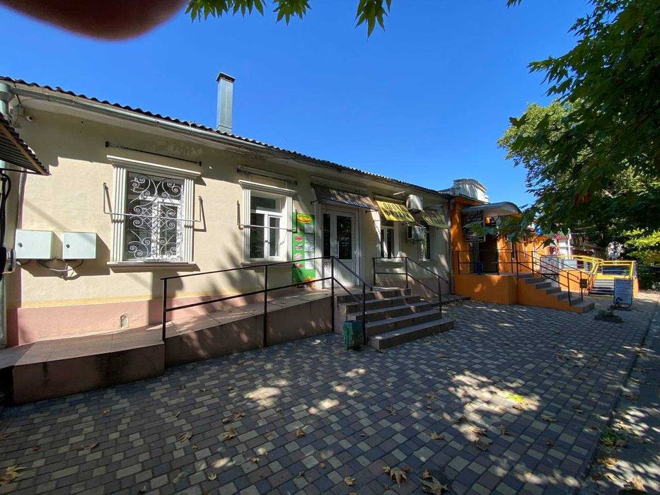 Центр Декабристів торгове приміщення 70 кв.м. прохідняк ремонт