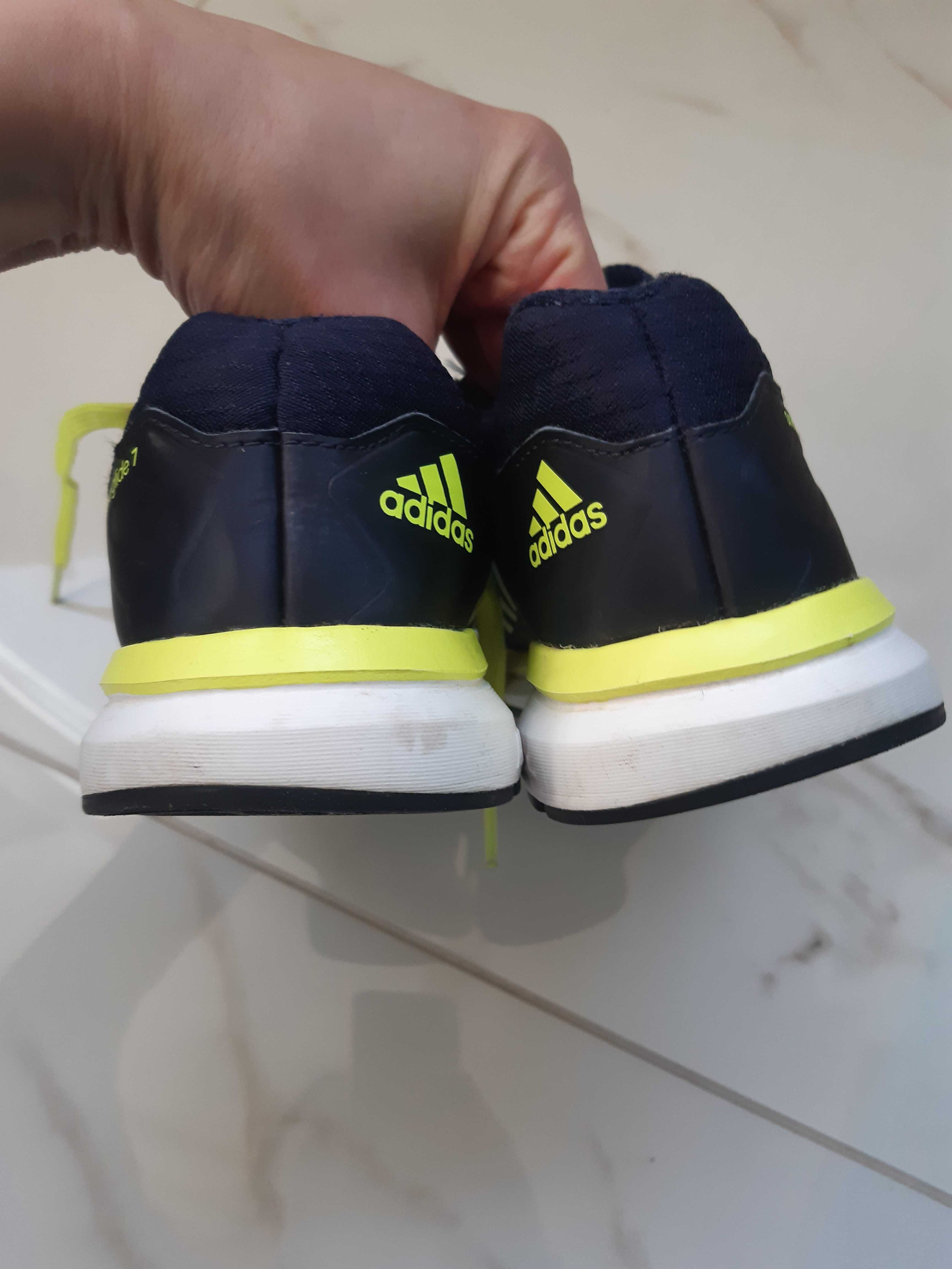 кросівки adidas 34