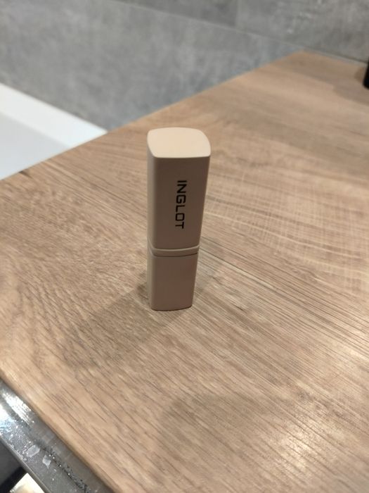 Pomadka Inglot damska