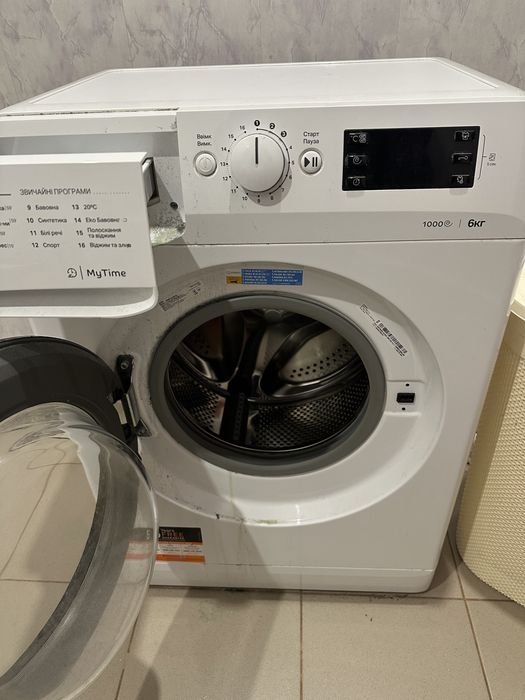 Стиральная машина Indesit Omtwse 61051 wk ua