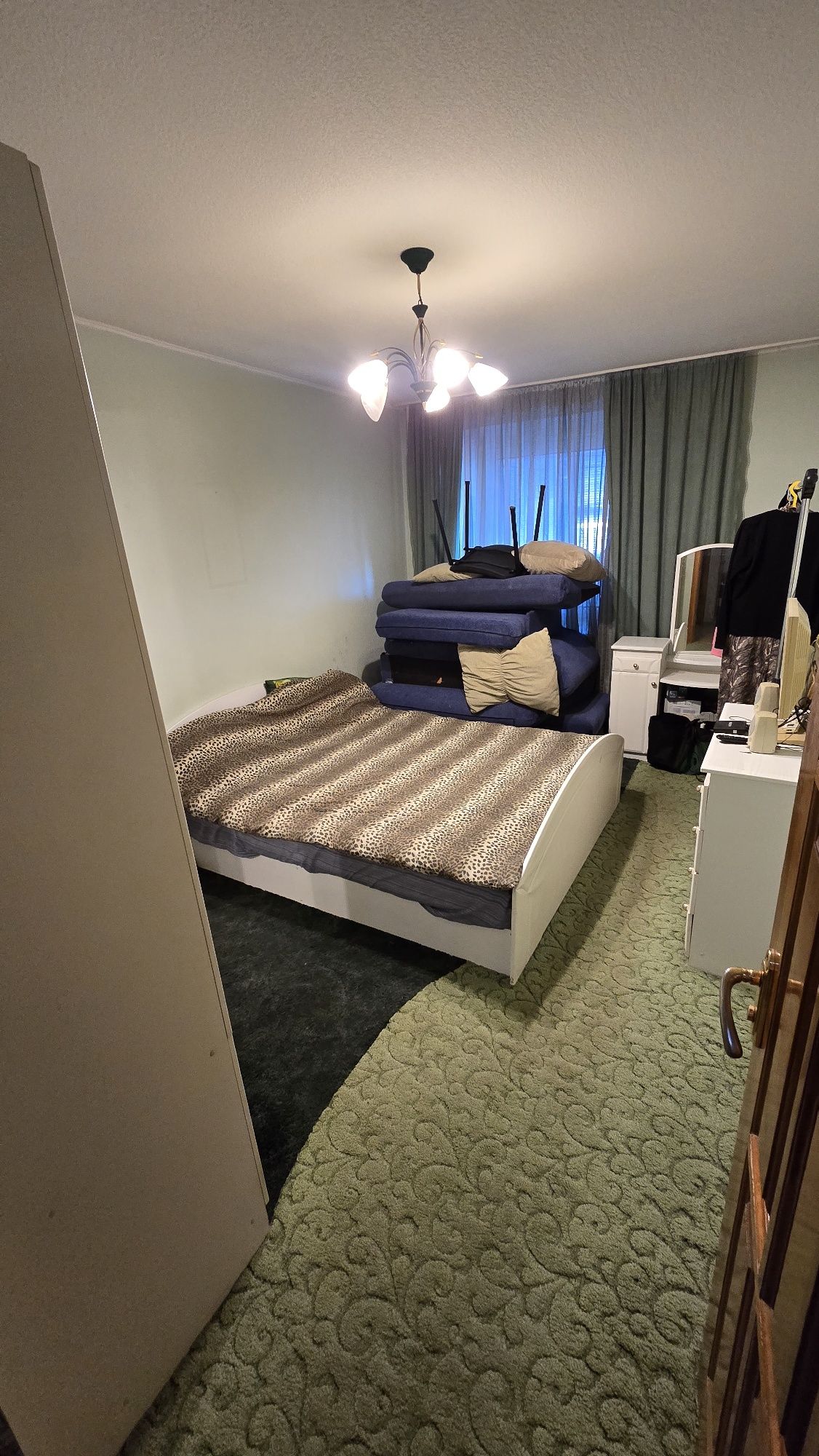 Продаж квартири  3к   650 $ 1м2