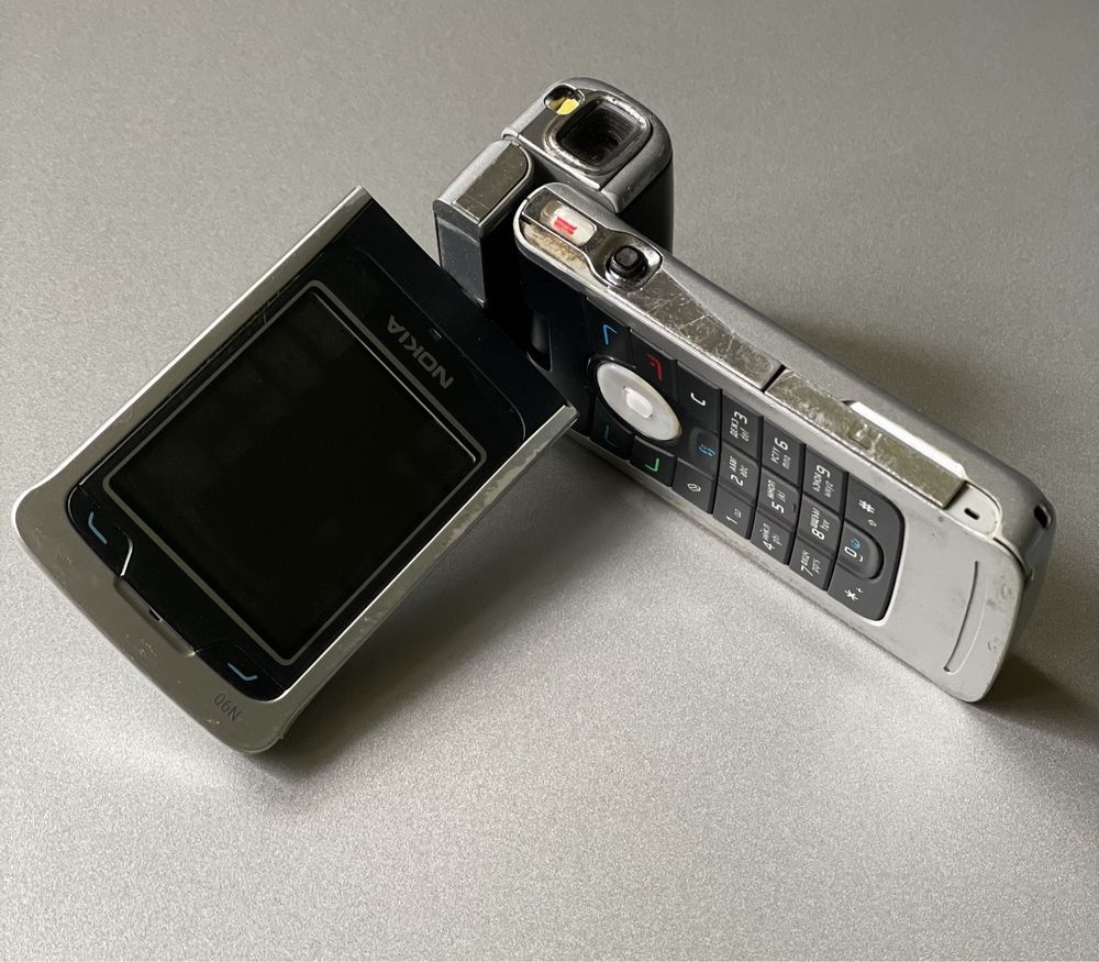 Телефон Nokia N90