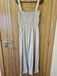 Vestido midi caqui Zara