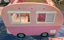 Kamper Na! Na! Na! Surprise MGA Kitty-Cat Camper