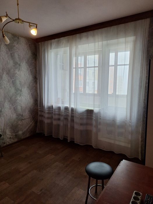 Здам дві кімнати в трикімнатній квартирі (без господині)