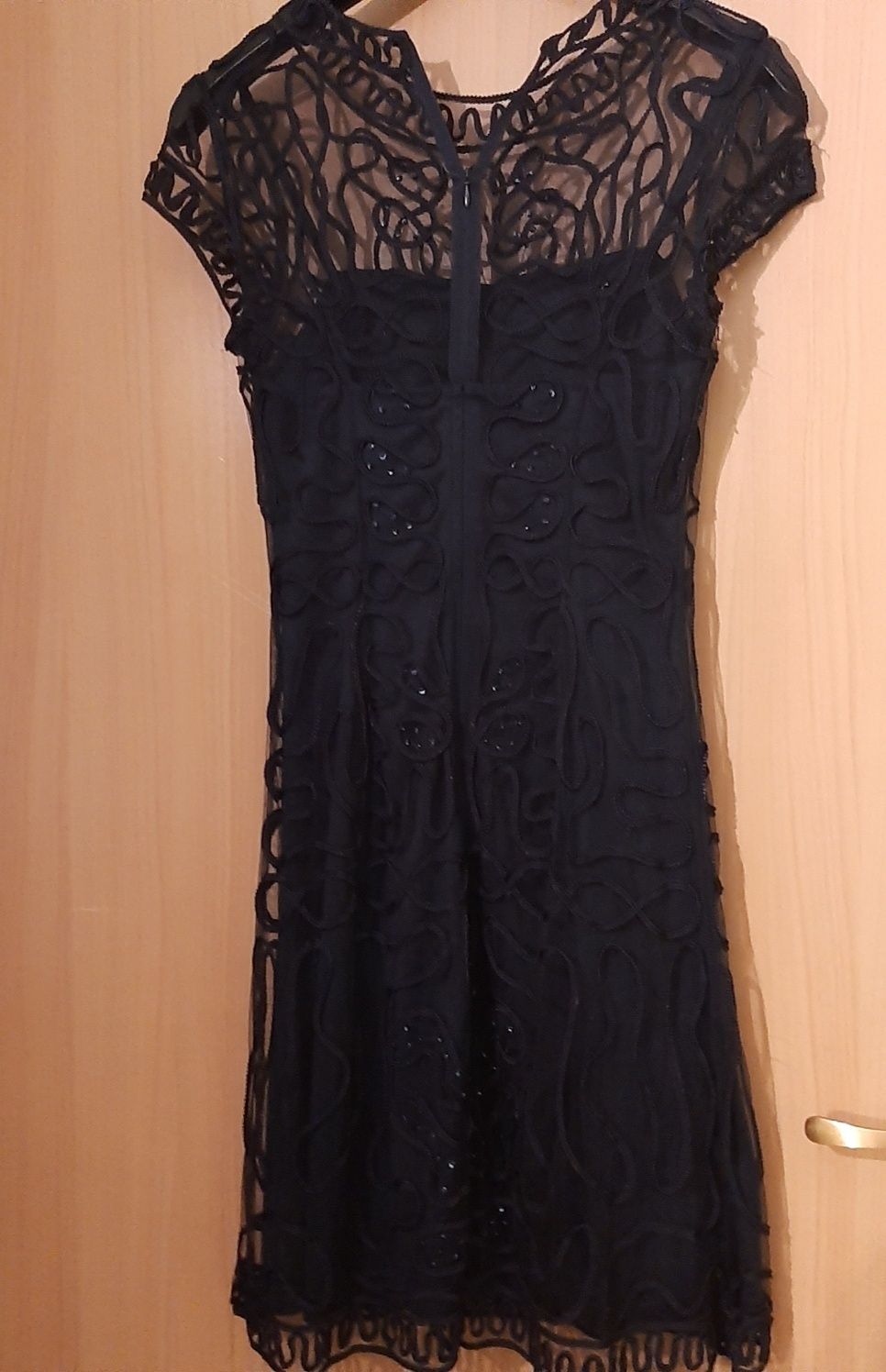 elegancka sukienka