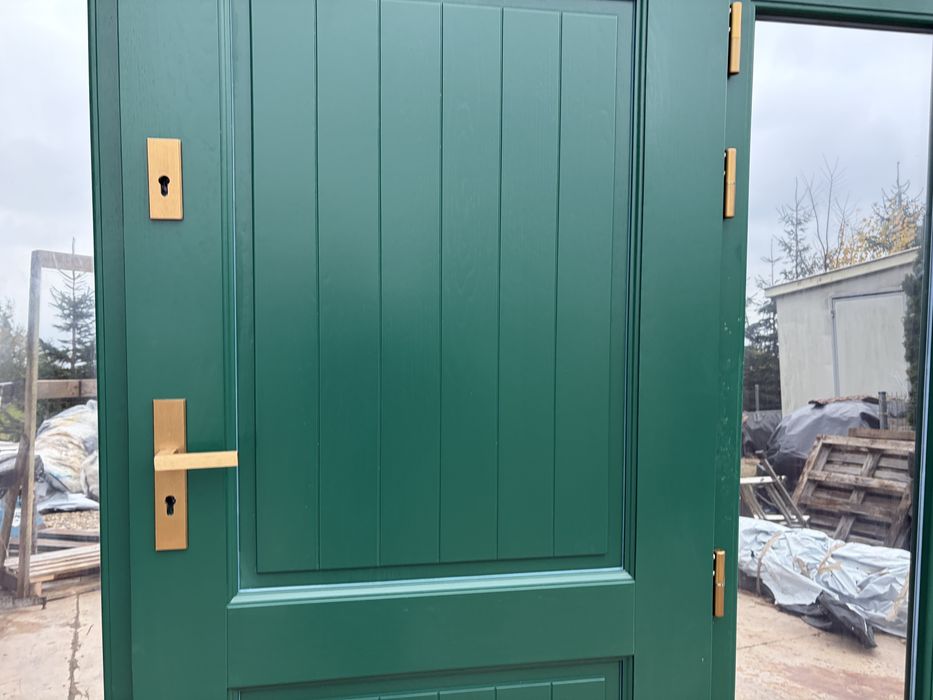 Drzwi zewnętrzne drewniane z doświetlami Cała Polska zielone na wymiar