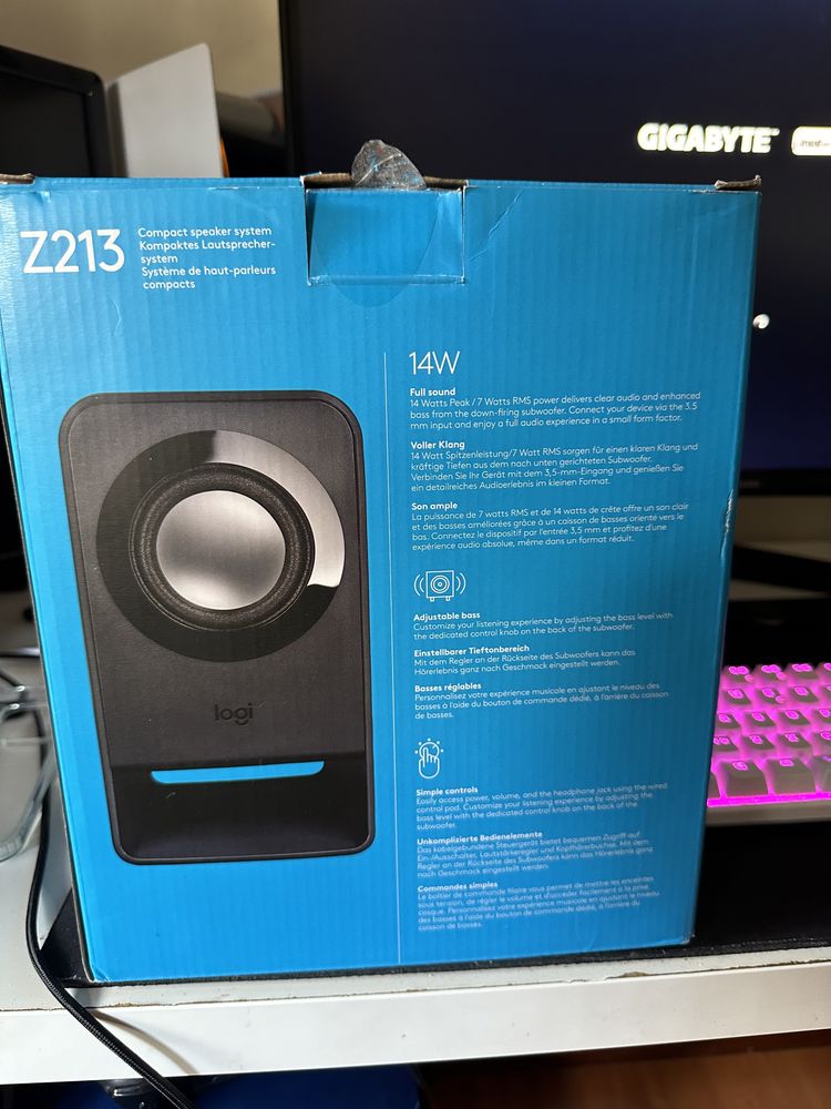 Colunas Logitech Z213