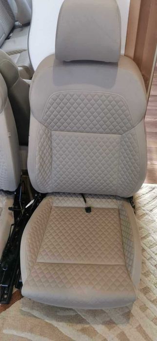 Fotele Superb III podgrzewane elektryczne przód i tył