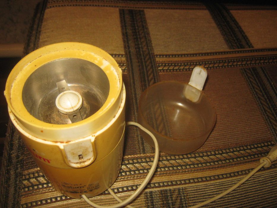 Кофемолка Saturn.Рабочая.