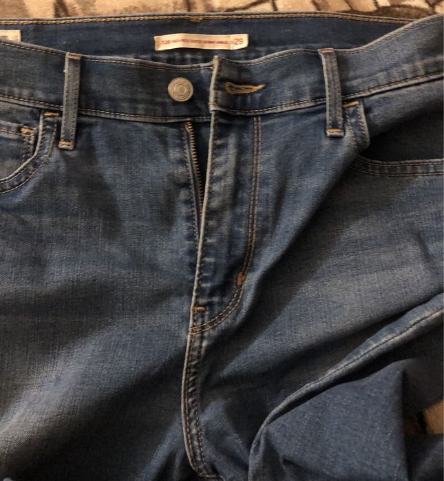 Продам Джинси  Levis. Нові.