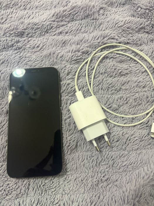 Iphone 12 Pro Max com carregador original