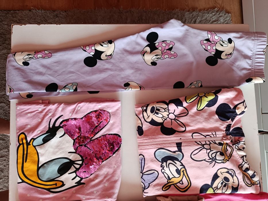 Nowe ubrania Minnie Mouse rozmiar 128 i gratisy