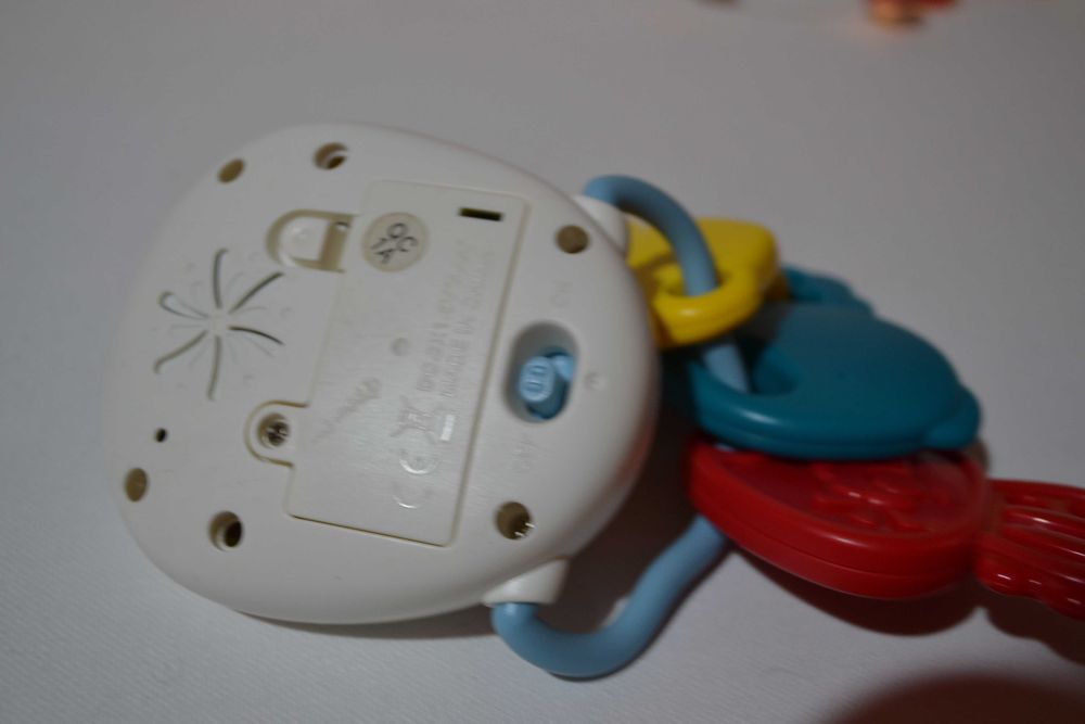 Розпродаж Музична іграшка брязкальце зі світловими ефектами Брелок з к