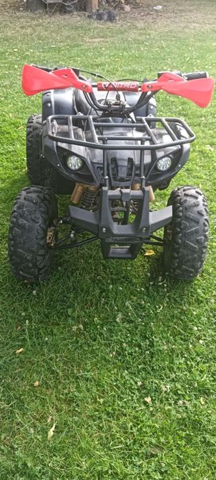 Quad 125 z silnikiem spalinowym