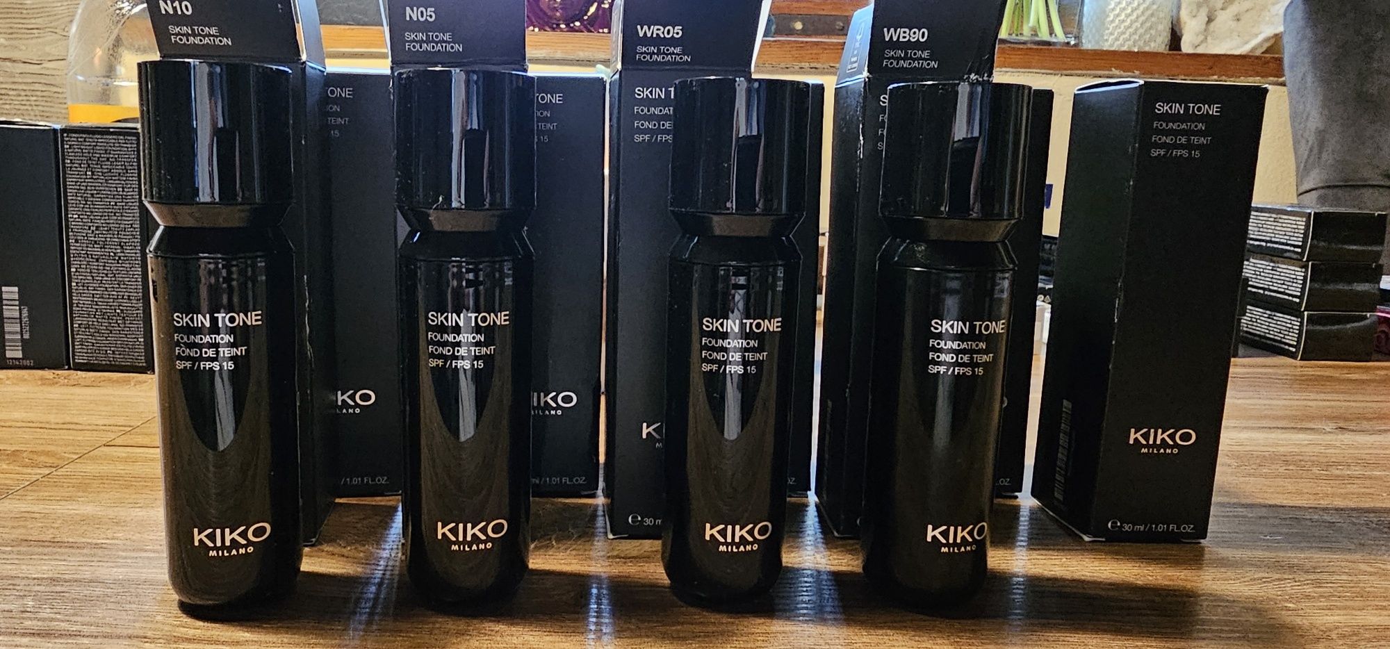 Rozświetlający podkład Kiko Milano N10 N05 WR05 WB90 skin tone