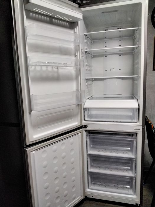 Холодильник SAMSUNG