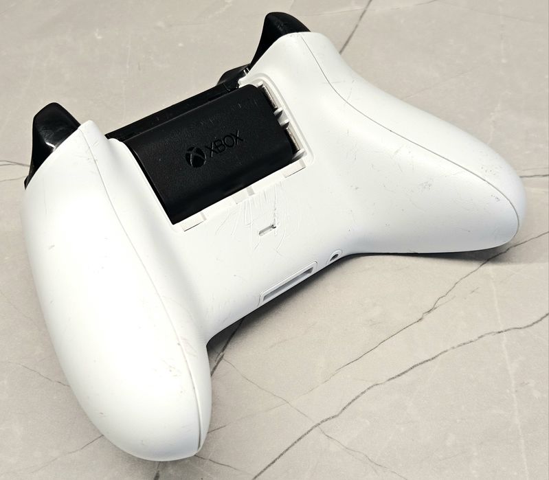 Pad Xbox One z akumulatorem xbox