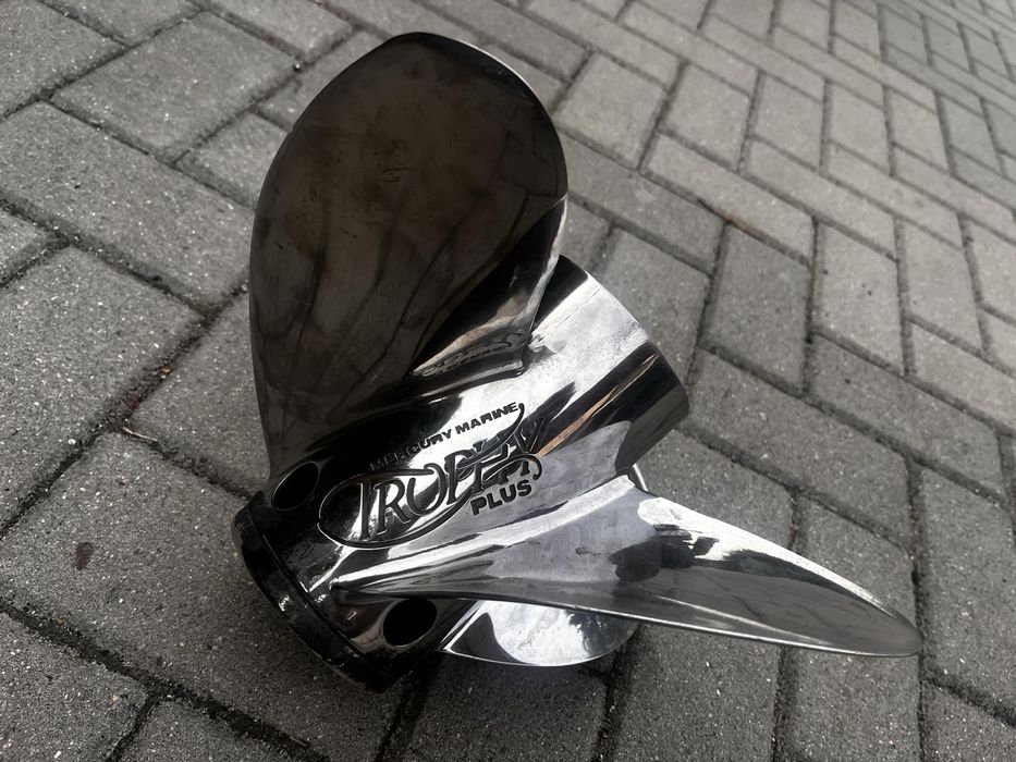 Śruba napedowa stalowa 13.75x25 Trophy Plus Mercury