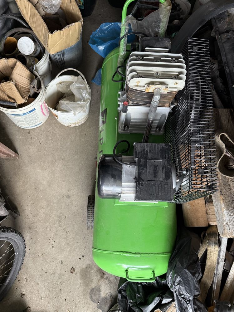 Kompresor 150l.
