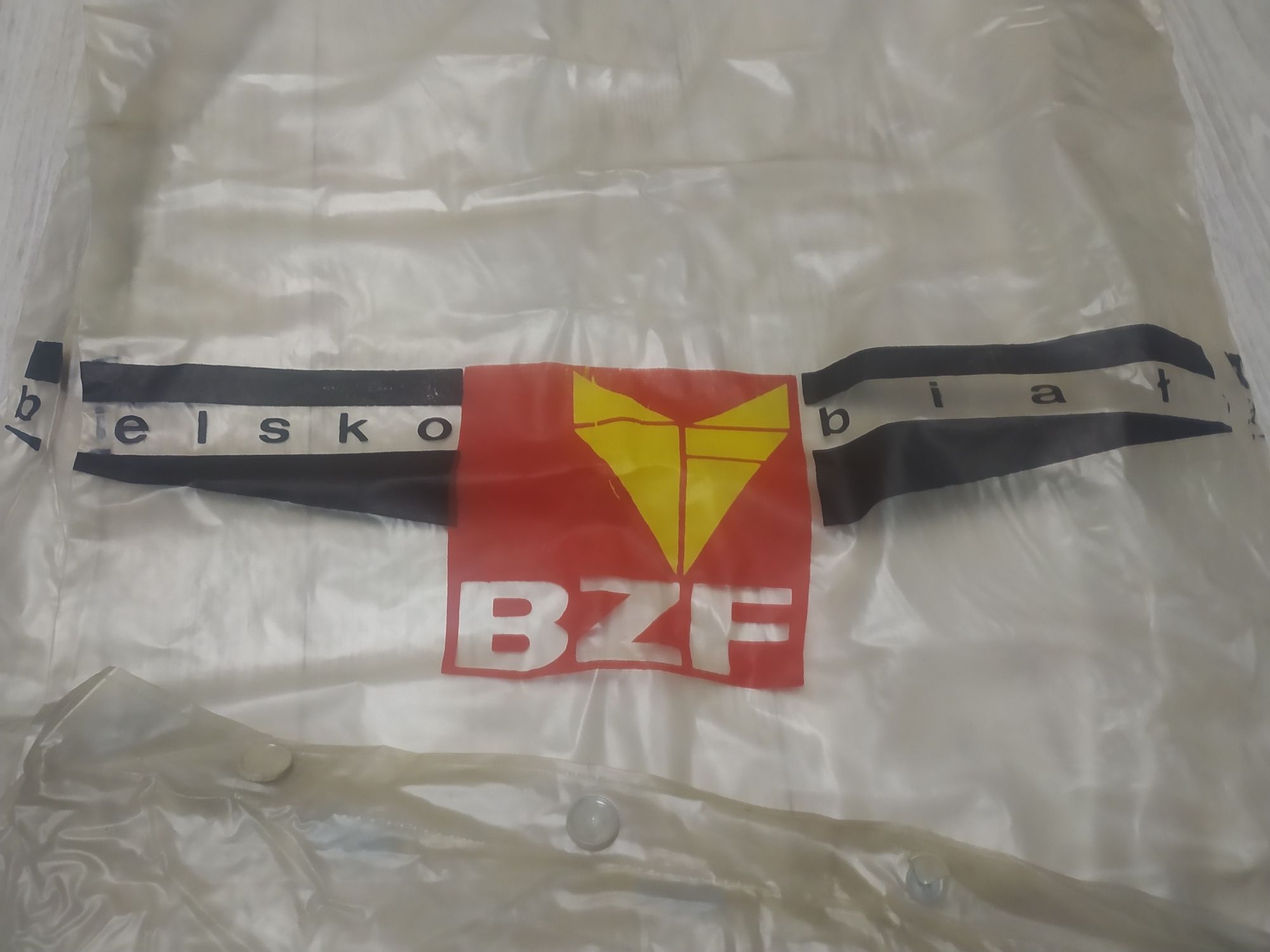Pokrowiec na płaszcz, sukienkę, dawnych lat- BZF -120 cm