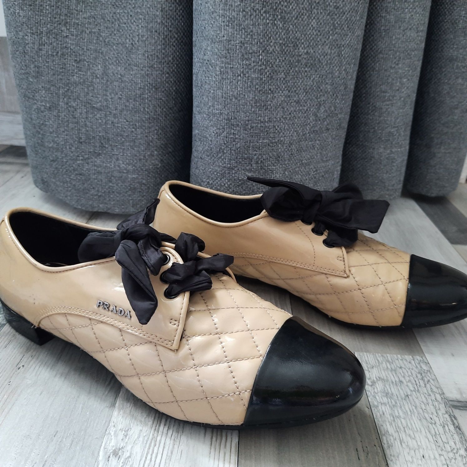 Мокасіни,кеди,туфлі Prada