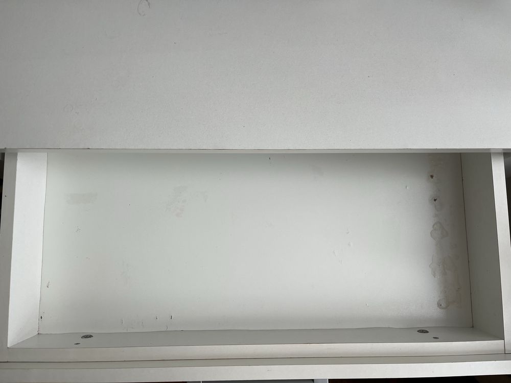 Toaletka biała z szufladą