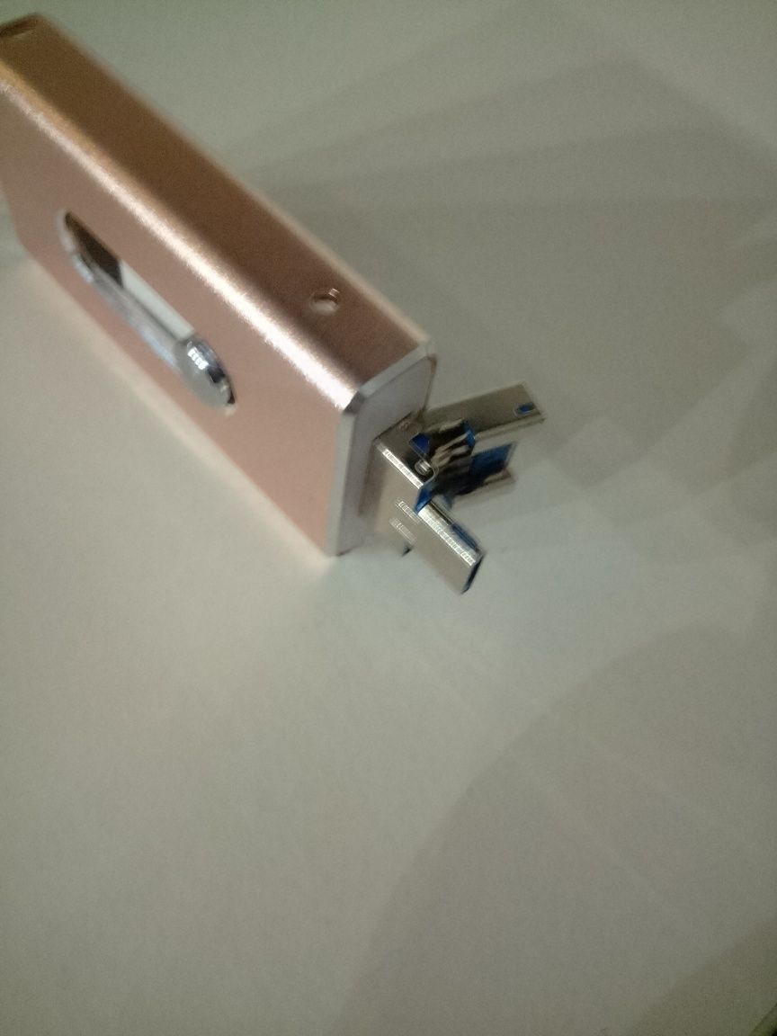 Pamięć USB do przerzucania danych z telefonu