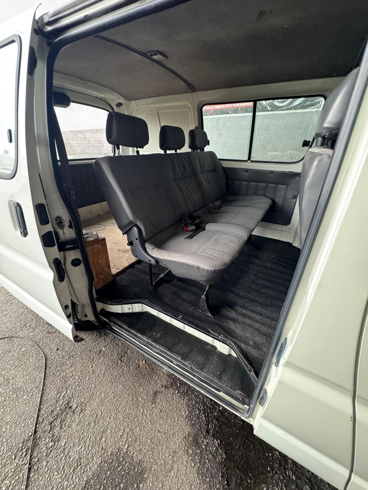 Toyota hiace 6 lugares