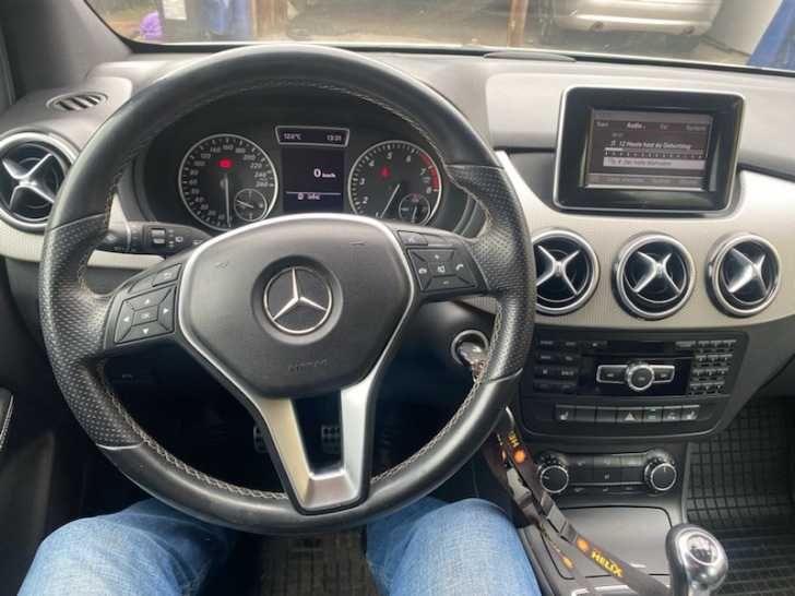 Mercedes B180 w stanie idealnym